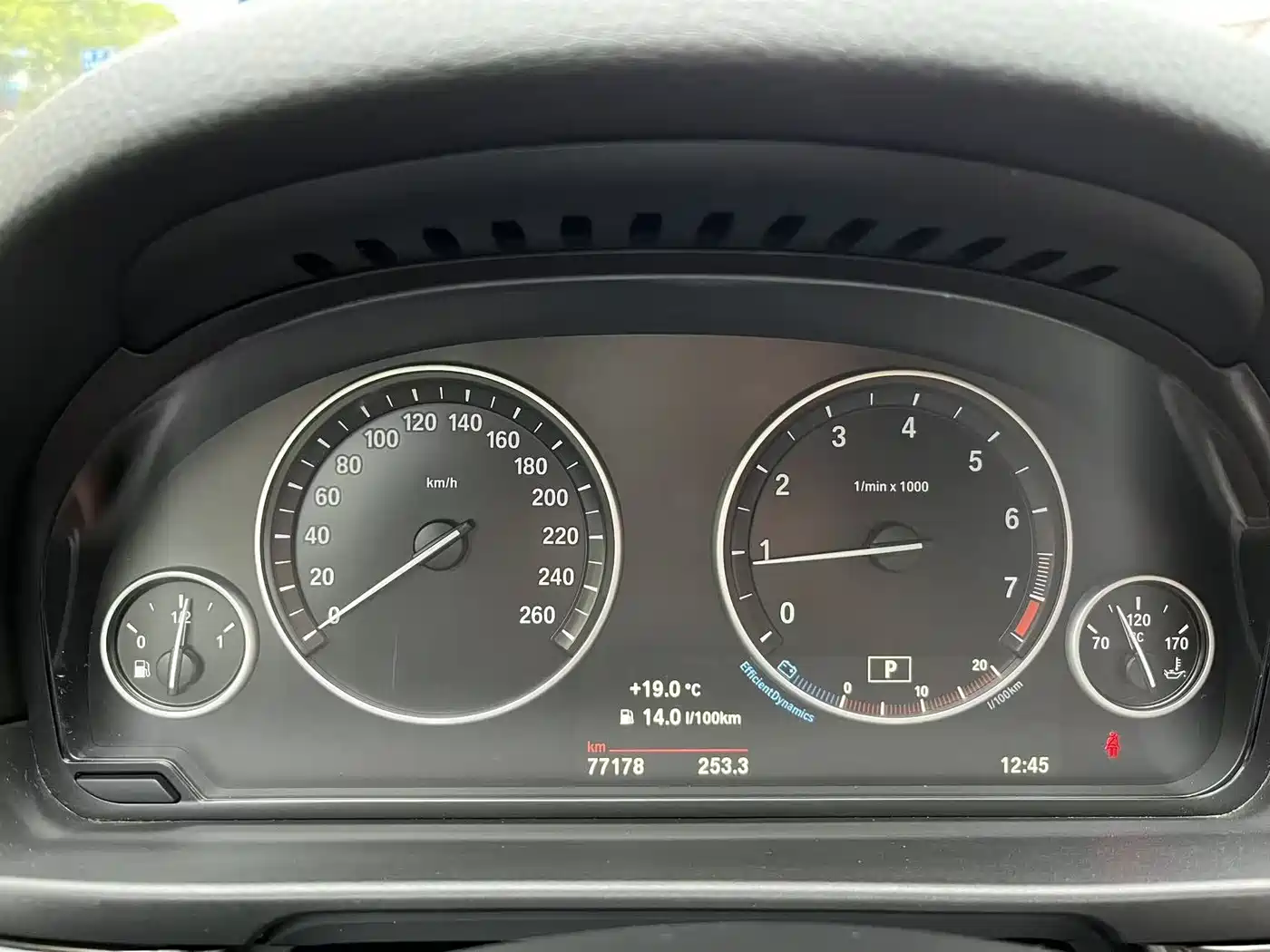 BMW 5 Series 2014 528Li xDrive Premium фото 8