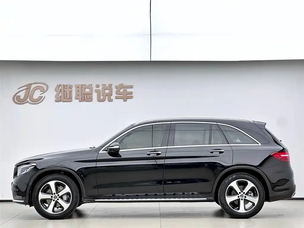 Mercedes-Benz GLC 2019 GLC 260 4MATIC Luxury фото 3