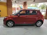 Фото 5 - Suzuki Swift