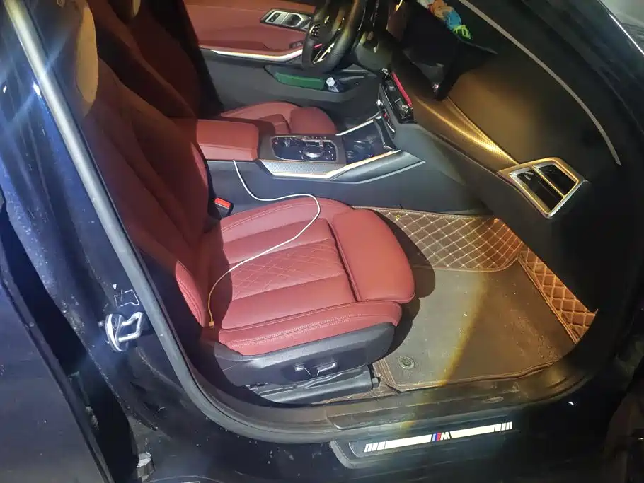 Photo 8 - BMW 3 Series