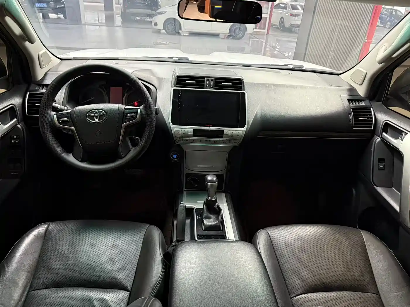 Toyota Prado 2019 3.5L Automatic TX-L Zunxiang Edition with Rear-mounted Spare Tire фото 4