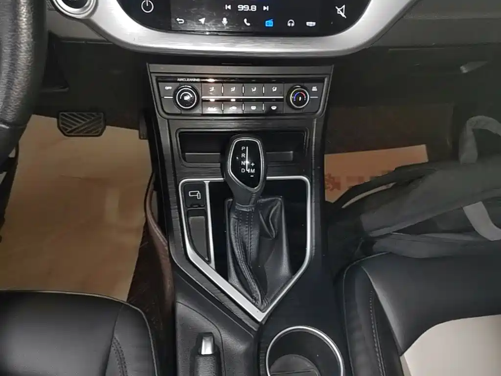 Фото 14 - Geely Vision