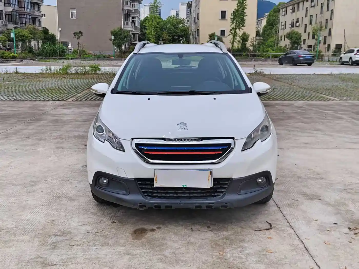 Peugeot 2008 2014 1.6L Automatic Trend Edition фото 2