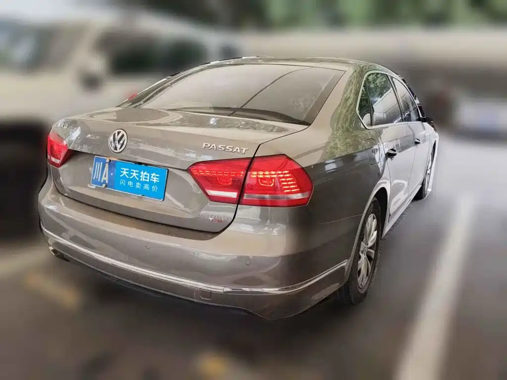 Photo 2 - Volkswagen Passat
