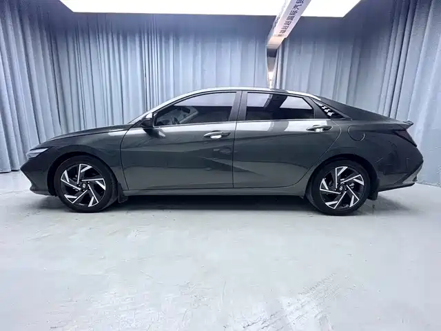Hyundai Elantra 2023 1.5L CVT GLX Elite Edition — фото 4