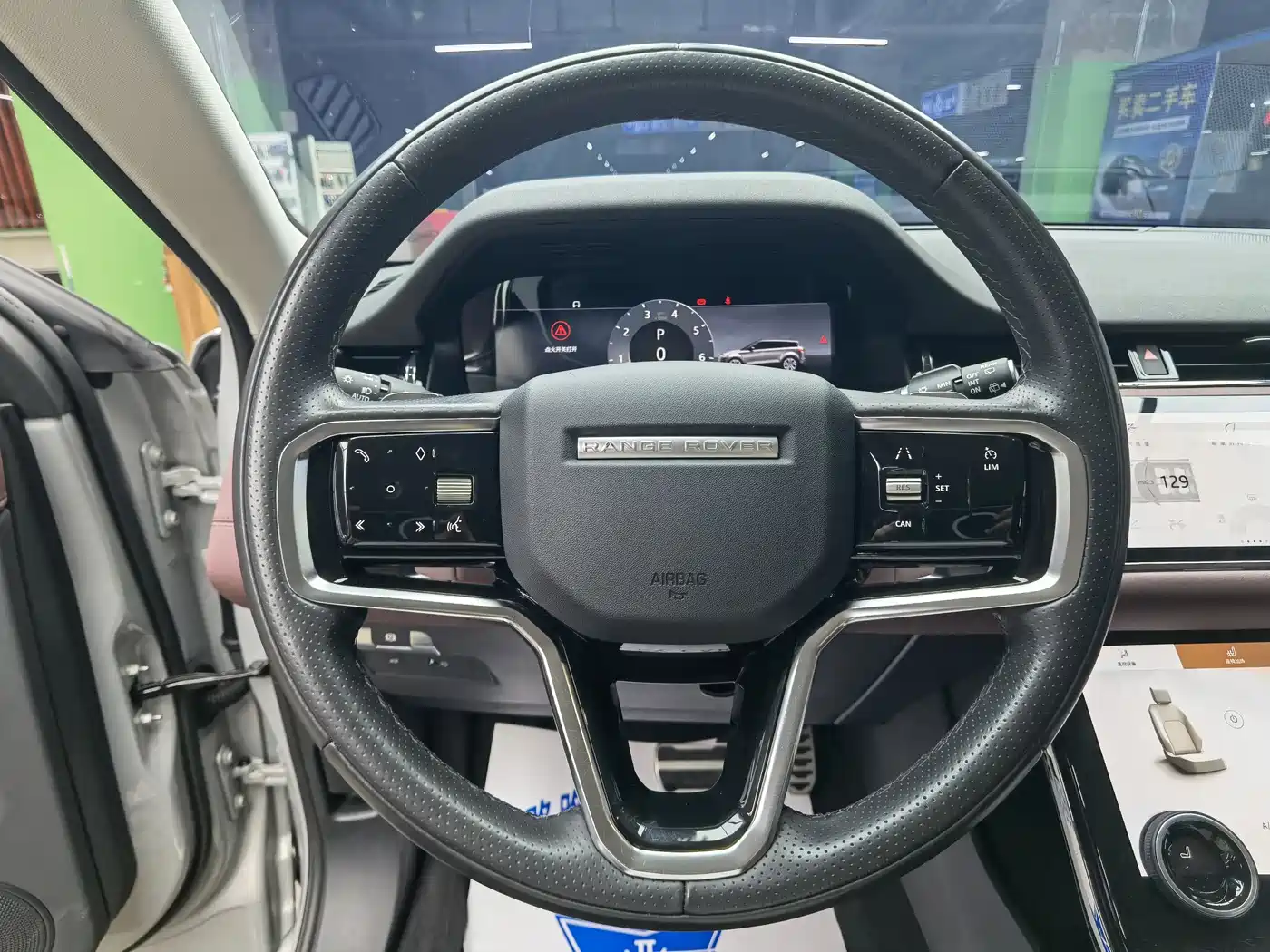 Land Rover Range Rover Evoque 2022 Range Rover Evoque L 249PS R-Dynamic Luxury Edition фото 10