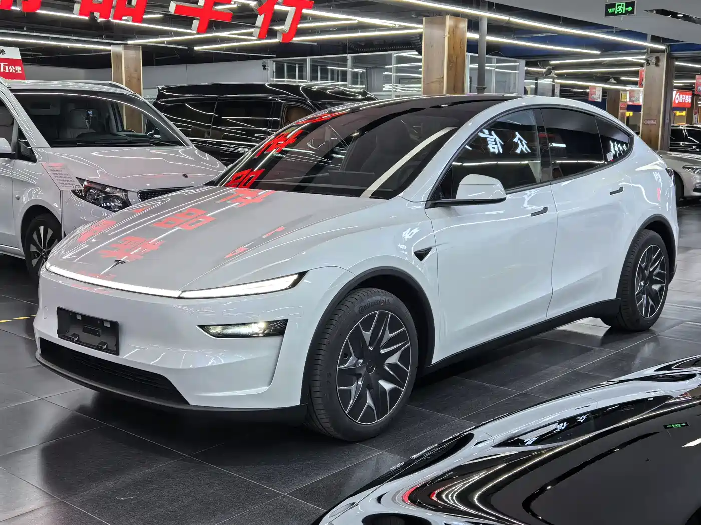2026 Tesla Model Y L
