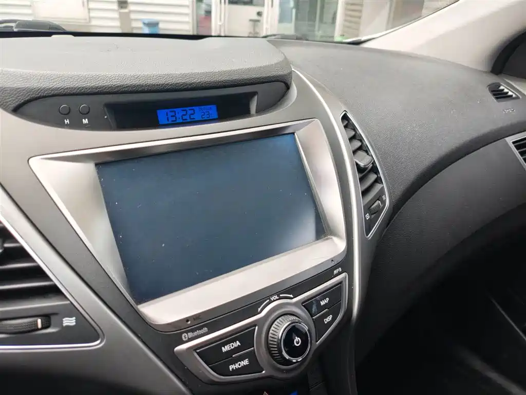 Hyundai Langdong 2015 1.6L Auto Exclusive фото 19