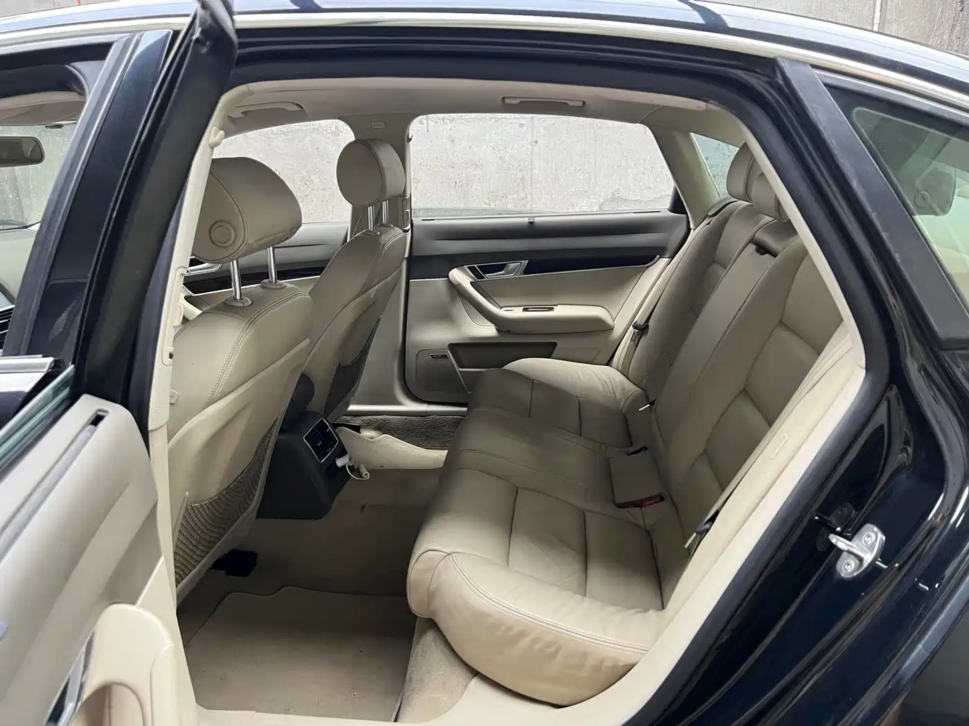 Фото 8 - Audi A6L