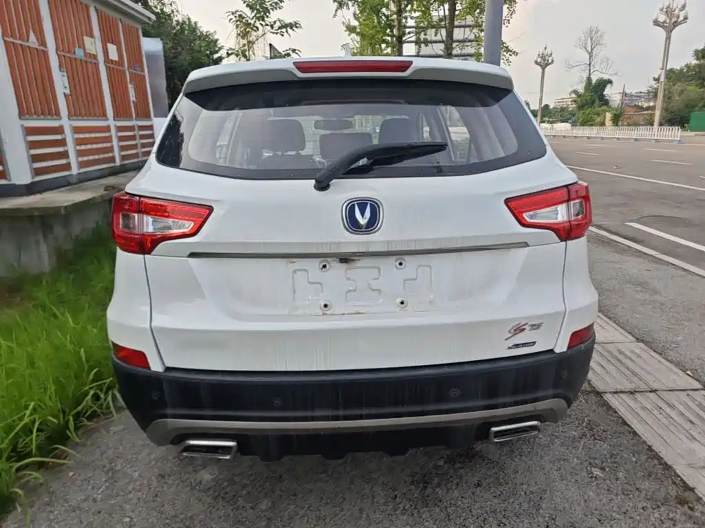 Фото 6 - Changan CS75
