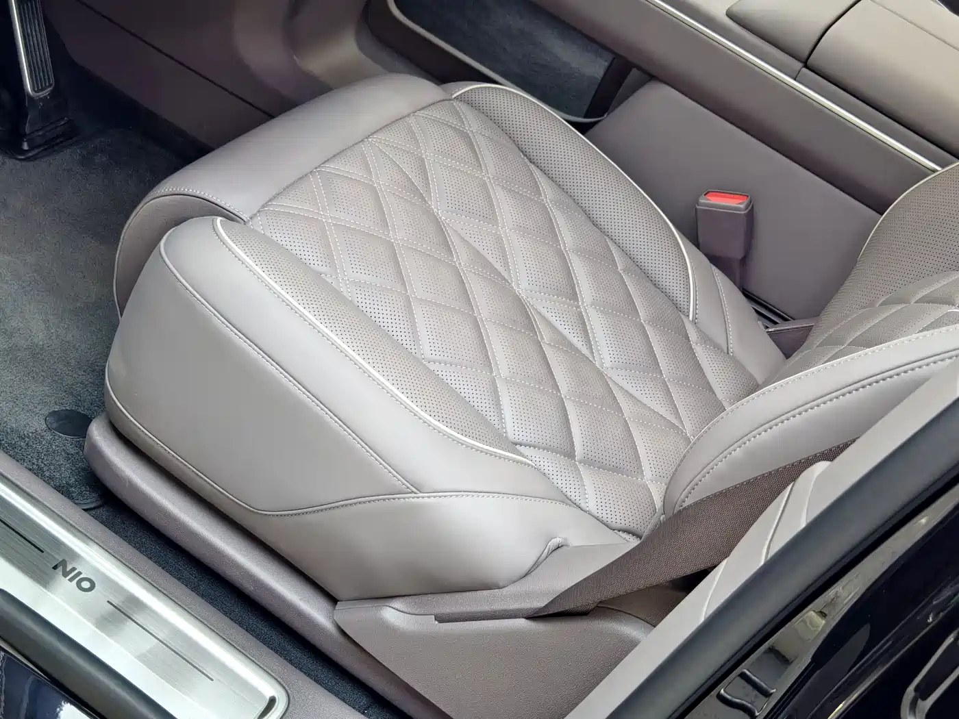 NIO ES8 2026 2025 Model 6-Seat Executive Luxury Edition