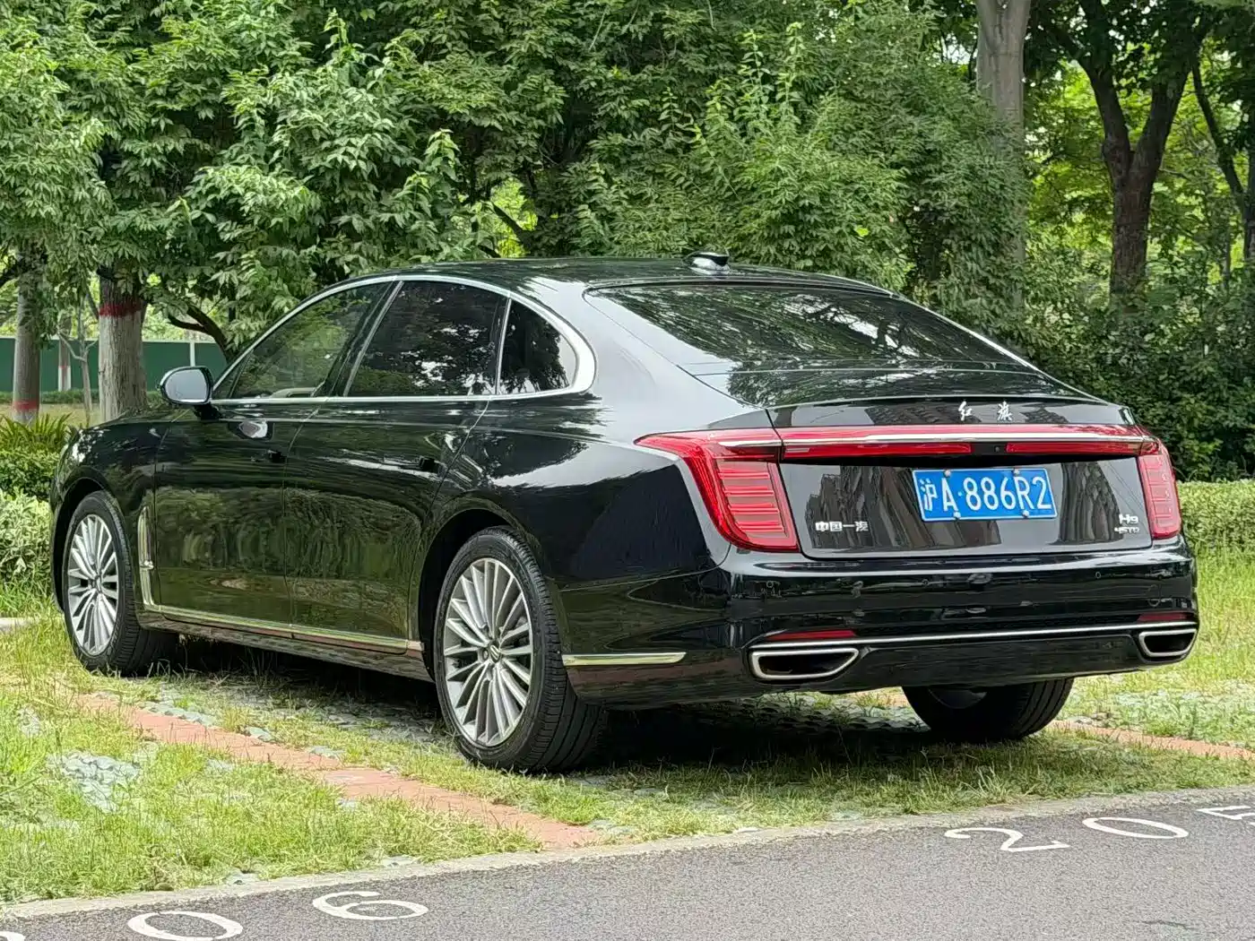 Hongqi H9 2022 2.0T Smart Connect Flag Enjoy Edition фото 7