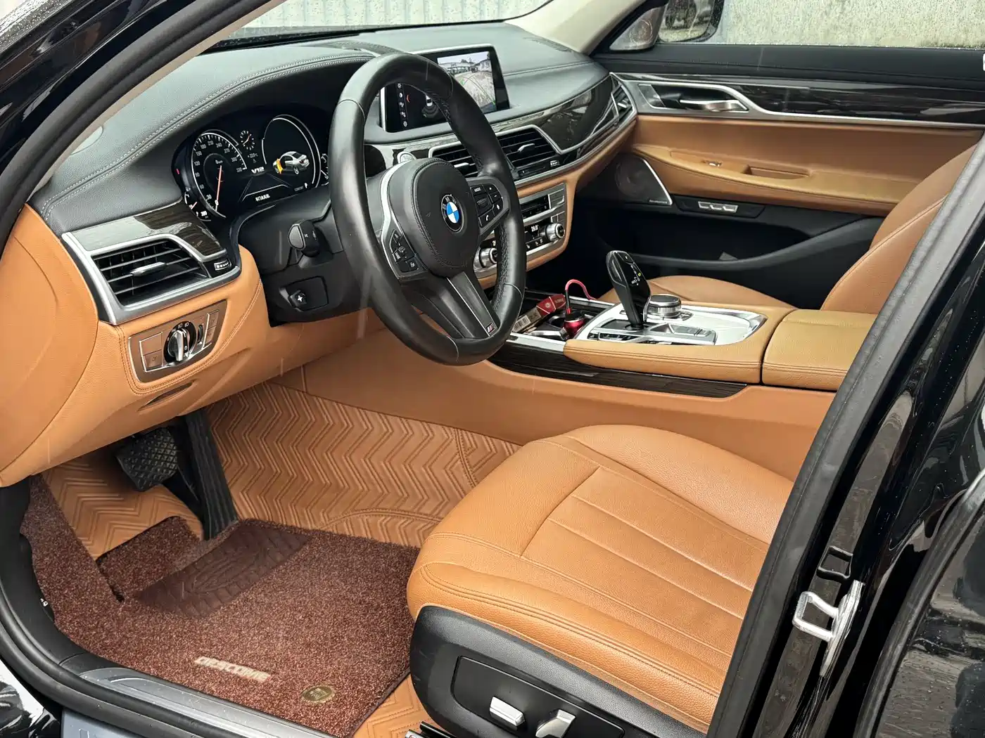 BMW 7 Series 2016 740Li Leading Edition фото 4