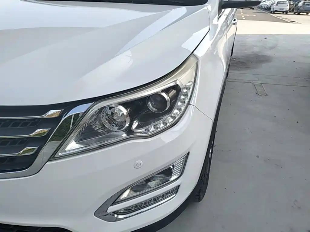 Фото 24 - Baojun 560