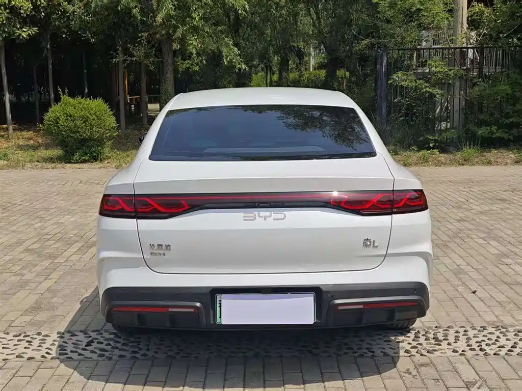 BYD Qin L 2025 DM-i Smart Drive Edition 80KM Leading фото 8