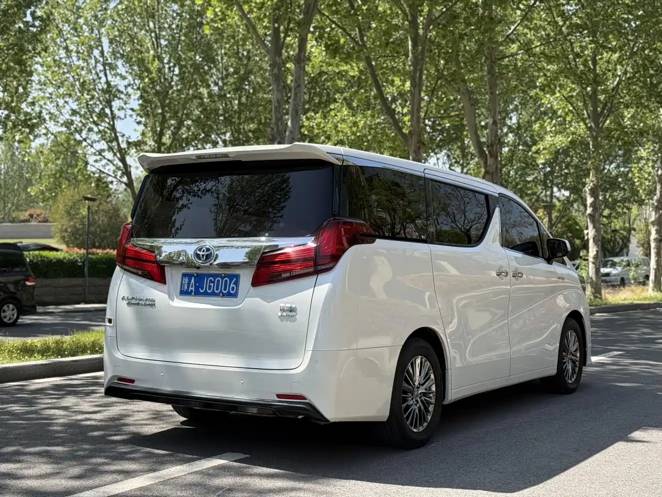 Toyota Alphard 2019 Hybrid 2.5L Premium Edition фото 9