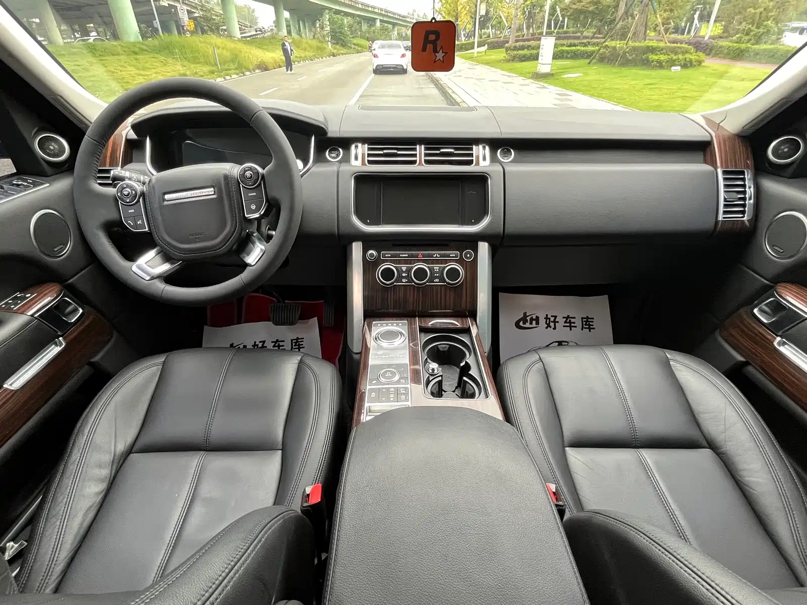 Фото 9 - Land Rover Range Rover