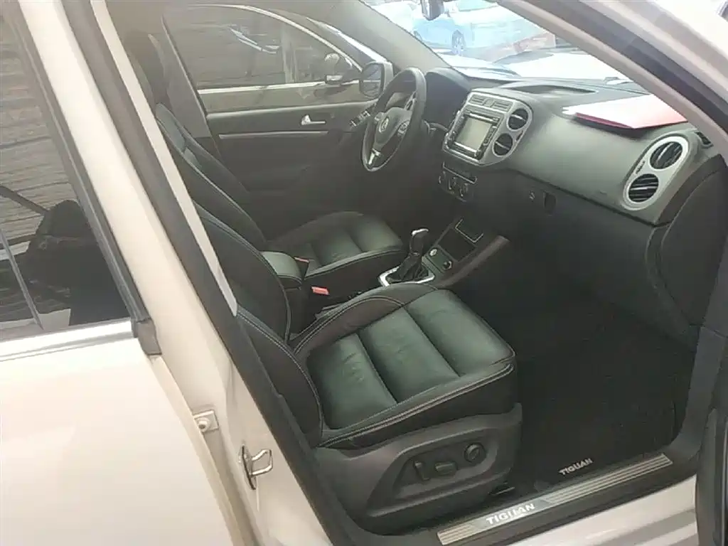 Volkswagen Tiguan 2015 1.8TSI Automatic 2WD Highline фото 25