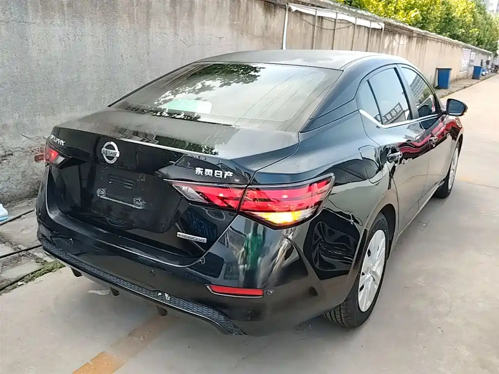 Фото 7 - Nissan Sylphy
