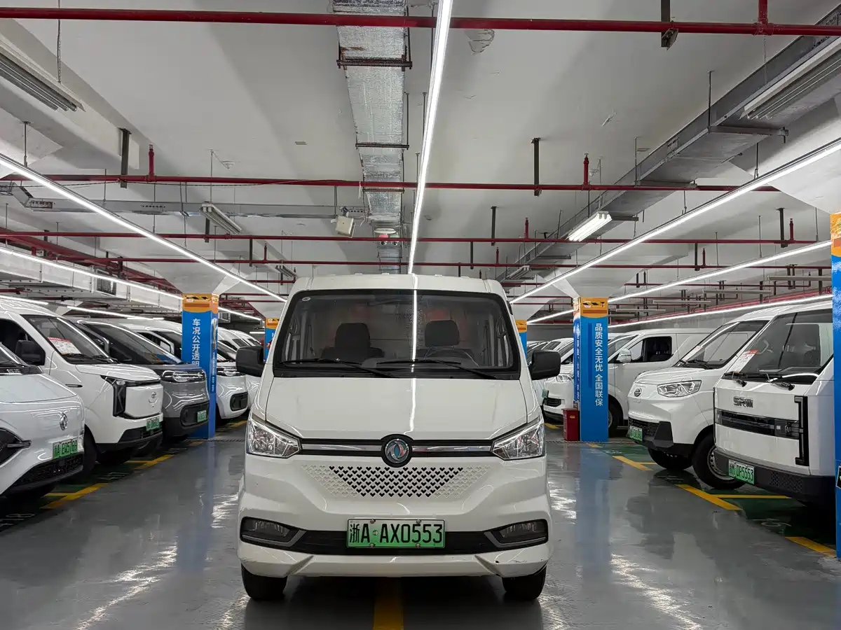 Dongfeng Yufeng Yufeng EM26 2024 2023 Model Premium Edition 41.86kWh CATL