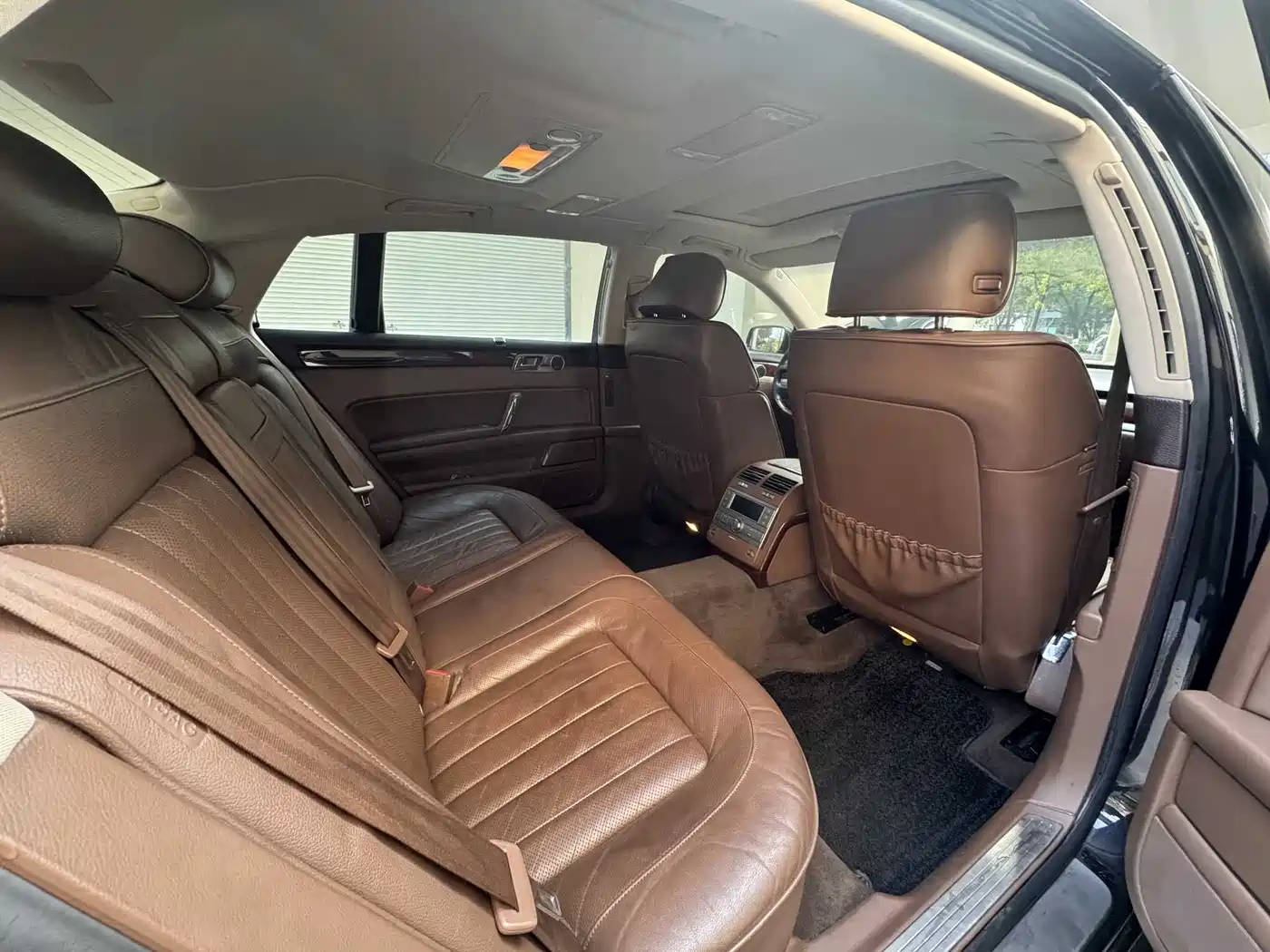 Volkswagen Phaeton 2011 3.6L V6 5-Seater Extended Comfort фото 5