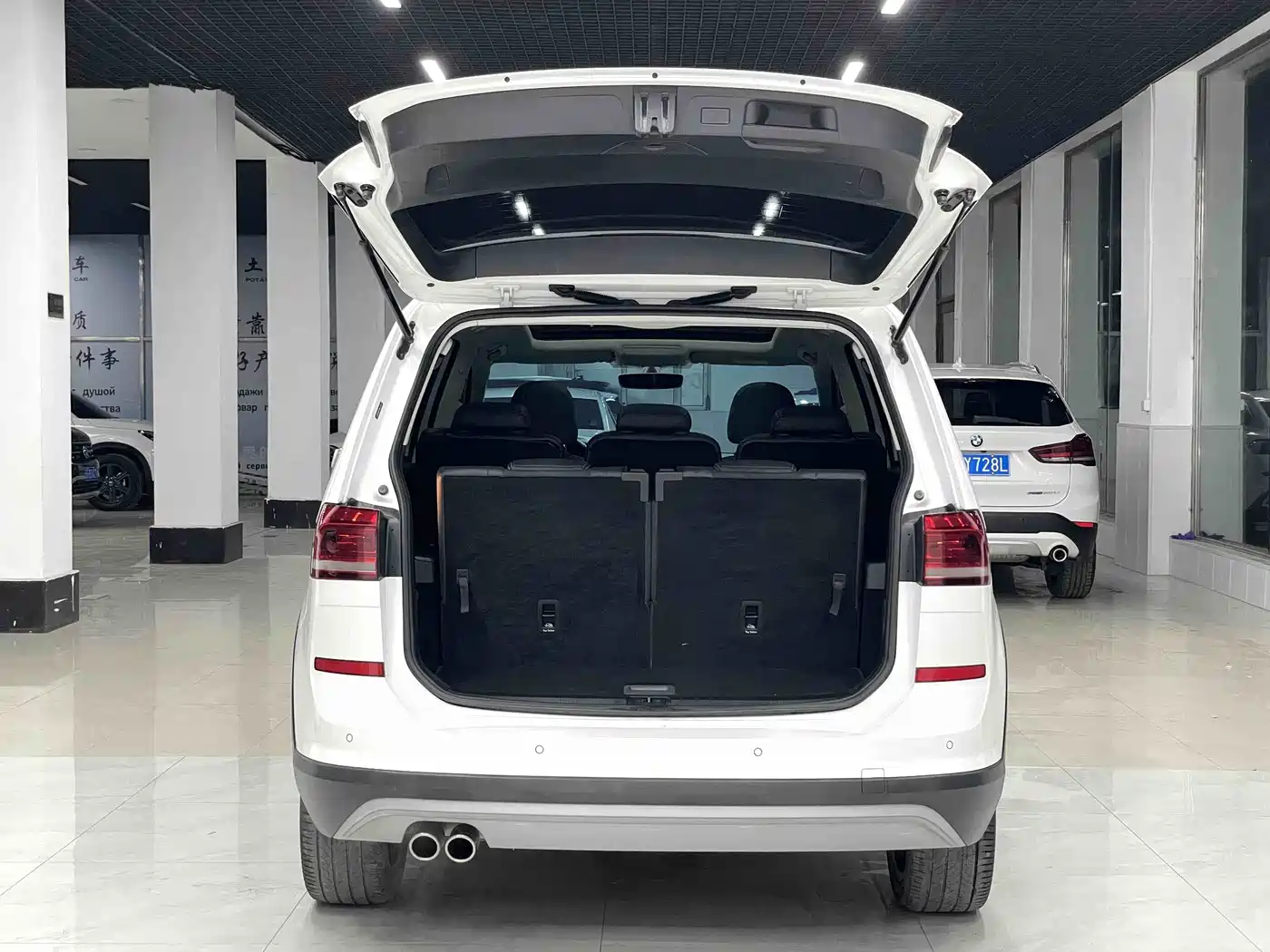 Volkswagen Touran 2021 Touran L 280TSI DSG Cross Edition 7-seater фото 18