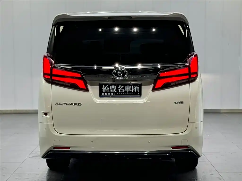 Toyota Alphard 2018 3.5L Luxury фото 12