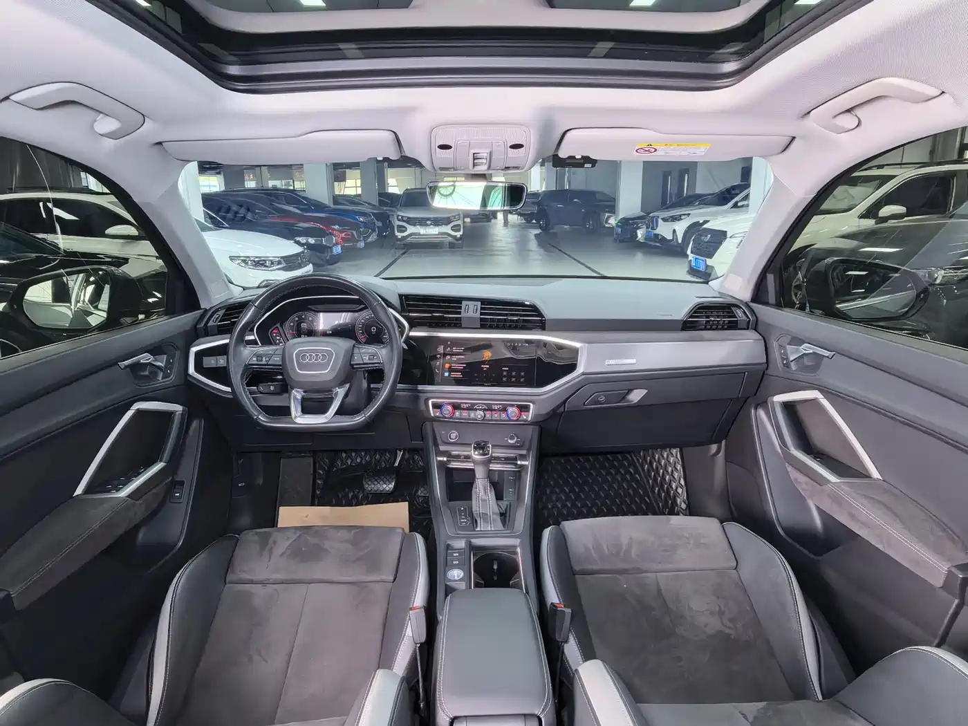 Audi Q3 2022 35 TFSI Fashion Dynamic фото 15