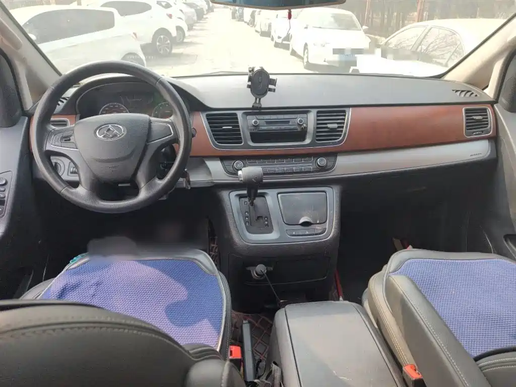 SAIC Maxus Maxus G10 2016 2.0T Automatic Elite фото 13