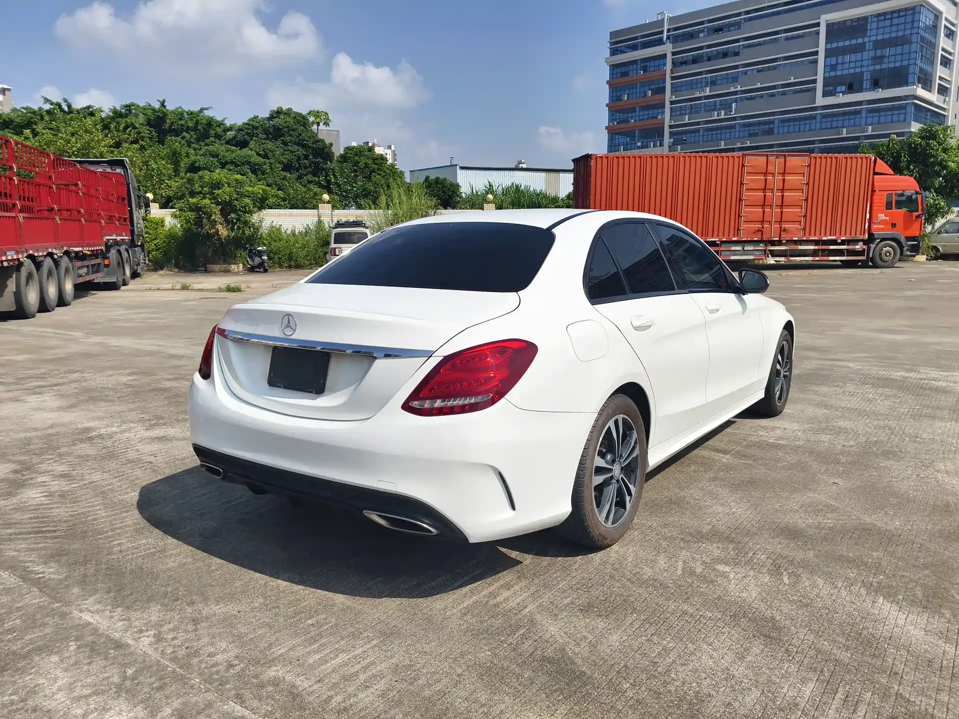 صورة 6 - Mercedes-Benz C-Class