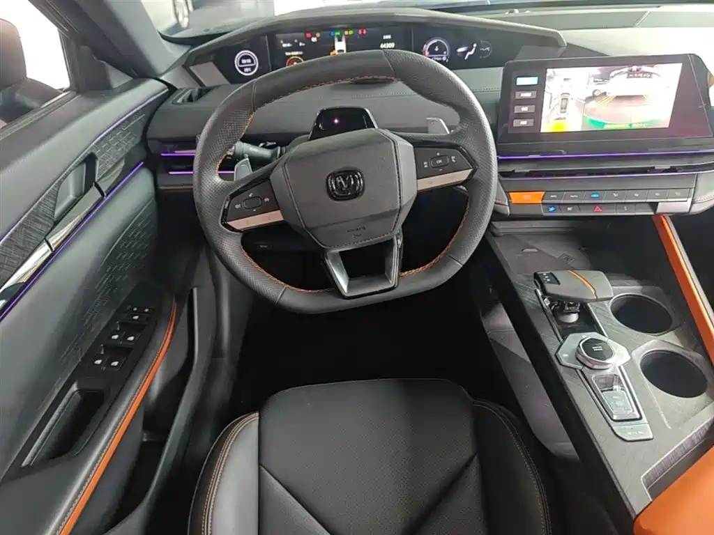 CHANGAN UNI-V