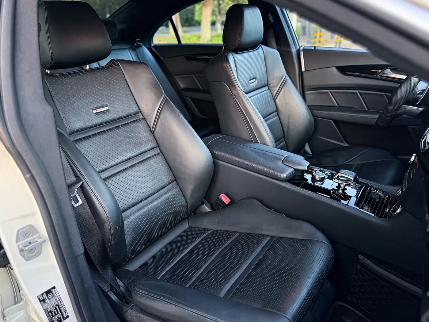Mercedes-Benz CLS AMG 2015 AMG CLS 63 4MATIC фото 17
