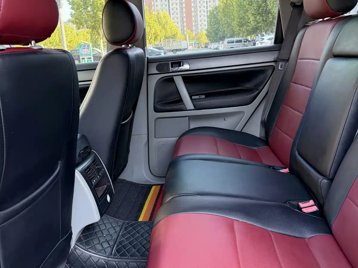 Volkswagen Touareg 2010 3.6 Limited Comfort Edition фото 9