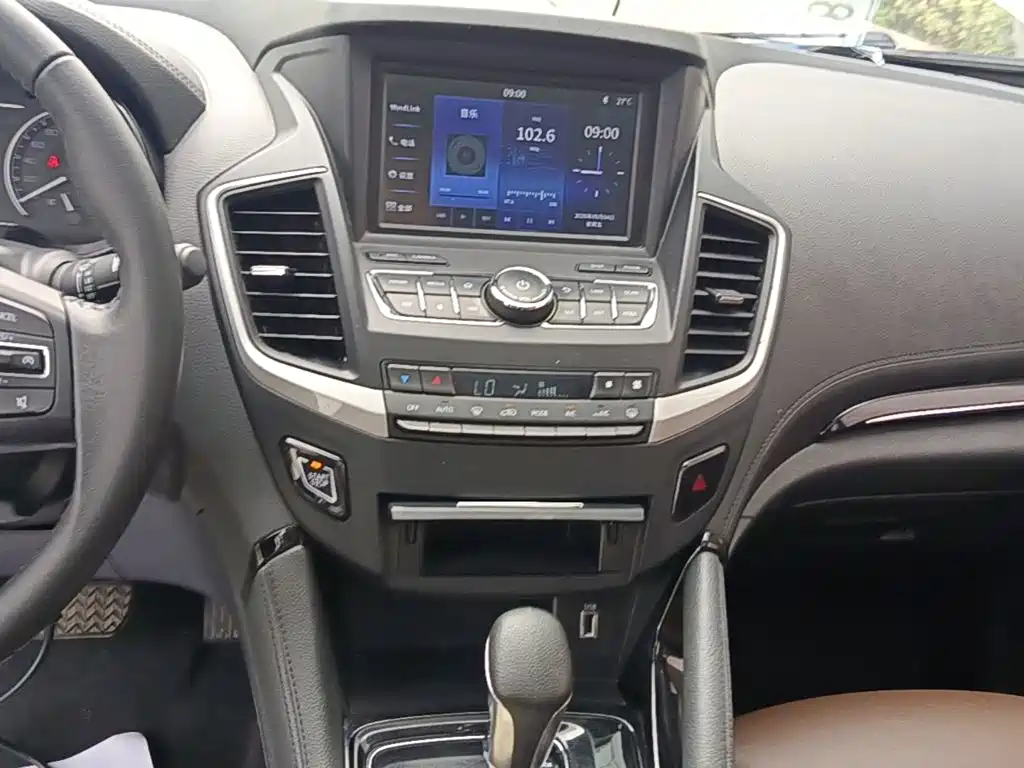 Dongfeng Aeolus Dongfeng Fengshen AX7 2018 2018 Classic 1.6T Auto Luxury