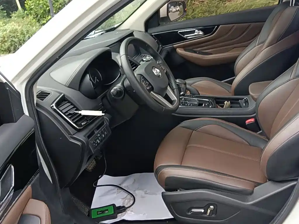 Dongfeng Aeolus Dongfeng Fengshen AX7 2018 2018 Classic 1.6T Auto Luxury