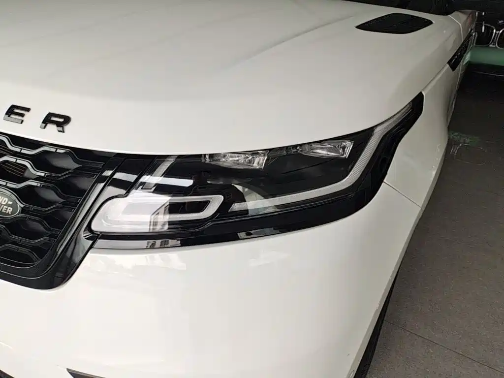 Фото 24 - Land Rover Range Rover Velar