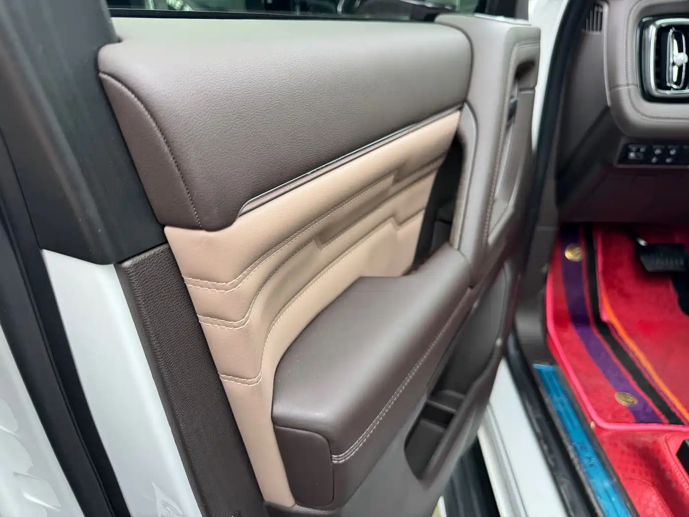 BAIC ORV Beijing Off-Road BJ60 2022 2.0T May Day Edition 5-Seater фото 5