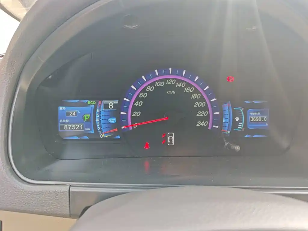 BYD M6 2016 2015 2.4L Automatic Premium Edition