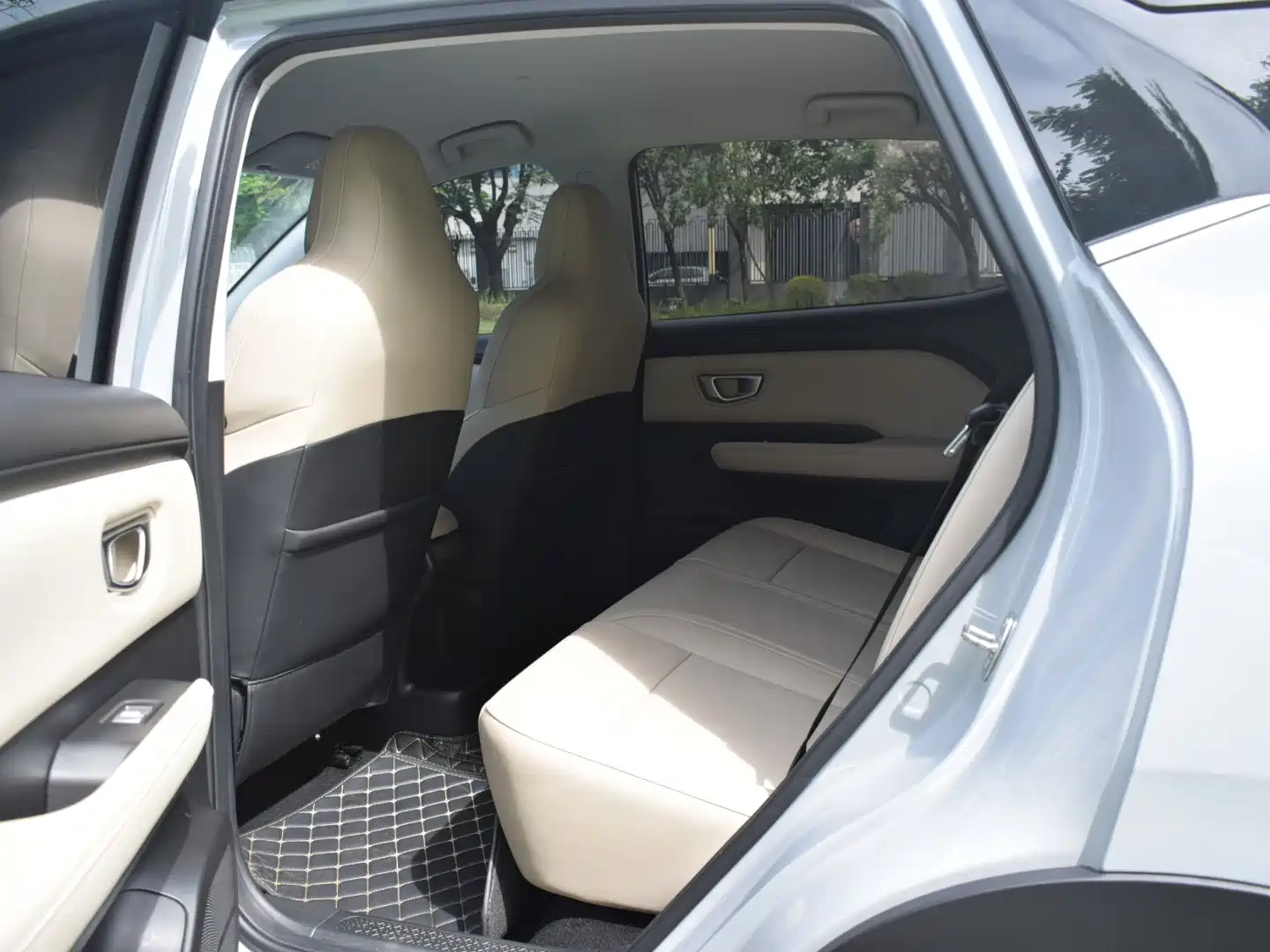 Photo 12 - Wuling Motors Wuling Binguo PLUS