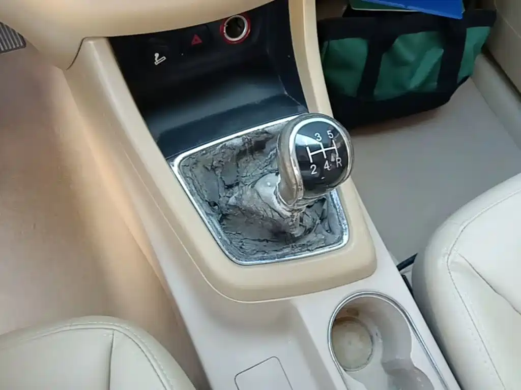 Baojun 730 2015 2014 1.5L Manual Luxury Navigation ESP Edition 7-Seater