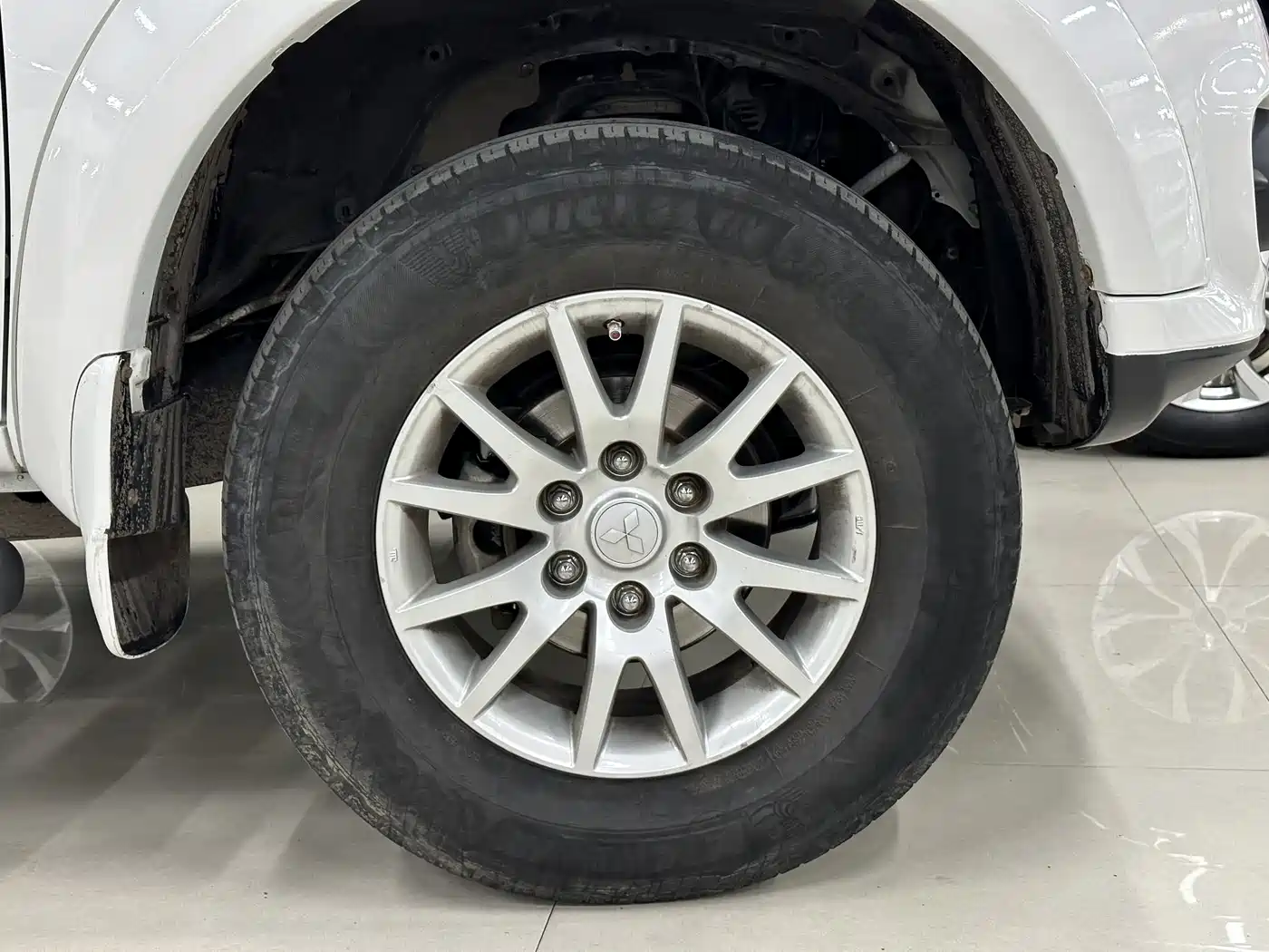 Mitsubishi Pajero Sport 2013 3.0L Automatic 4WD Flagship фото 8