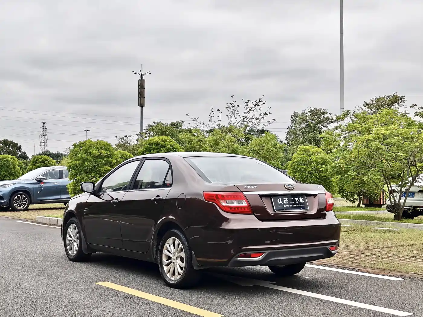 Фото 5 - Geely Vision