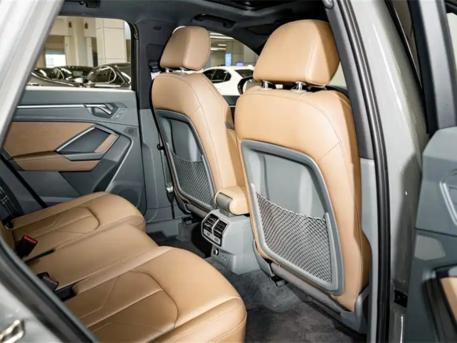 Audi Q3 2024 40 TFSI Fashion Sport Launch Special Edition фото 23