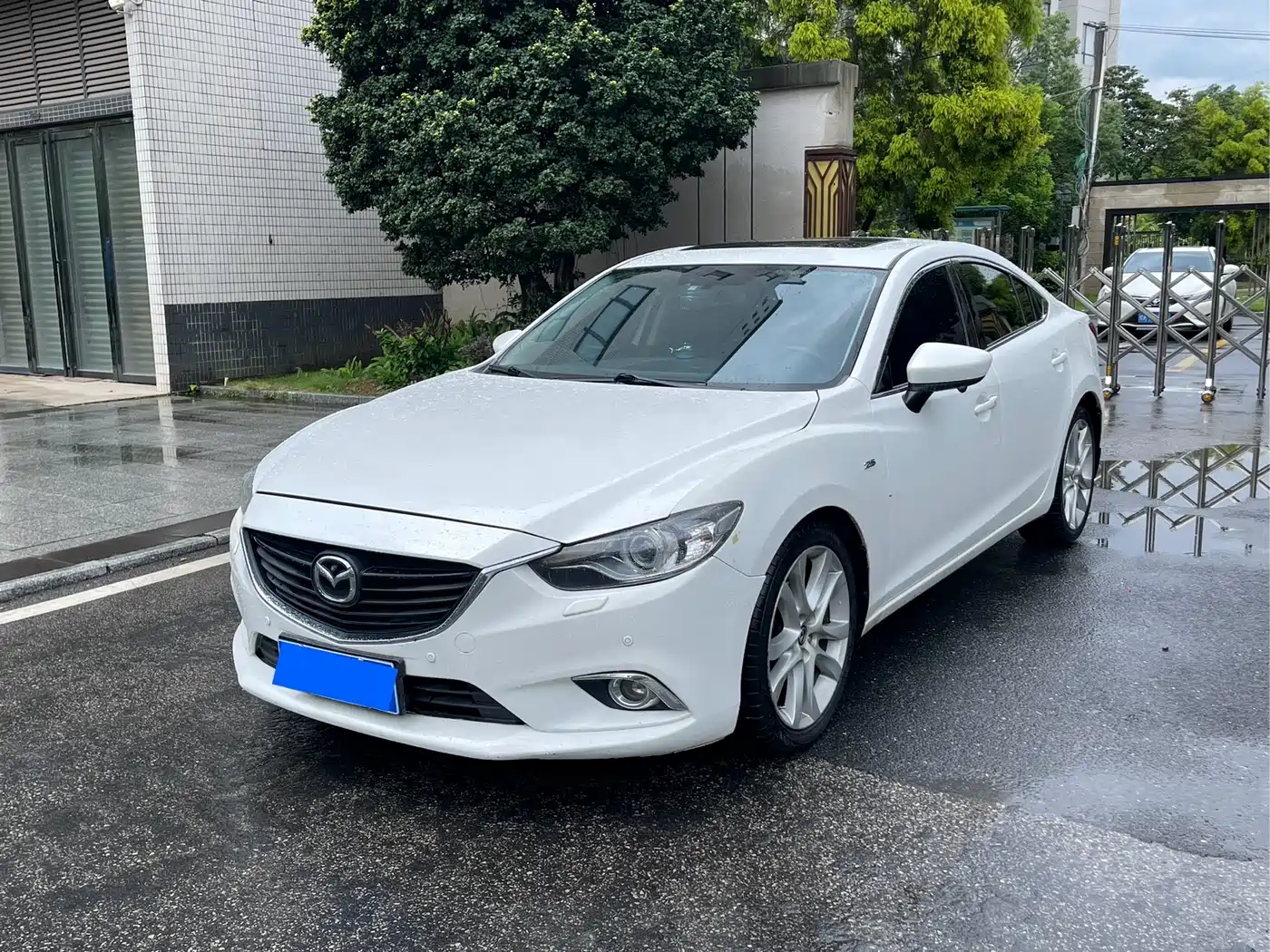 Photo 1 - Mazda Atenza
