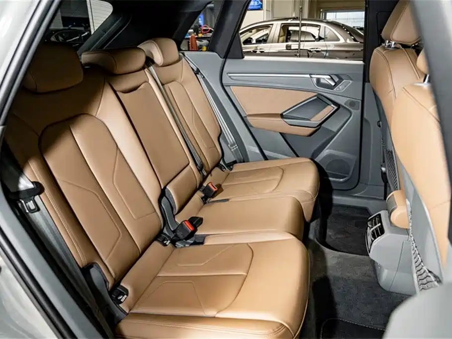 Audi Q3 2024 40 TFSI Fashion Sport Launch Special Edition фото 24