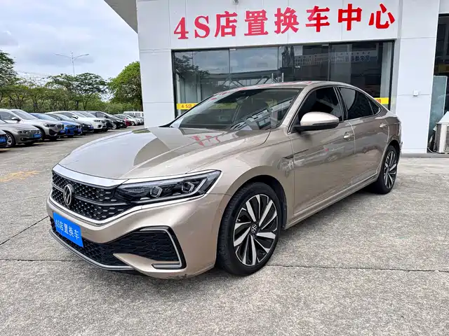 Volkswagen Passat 2023 330TSI Luxury Edition