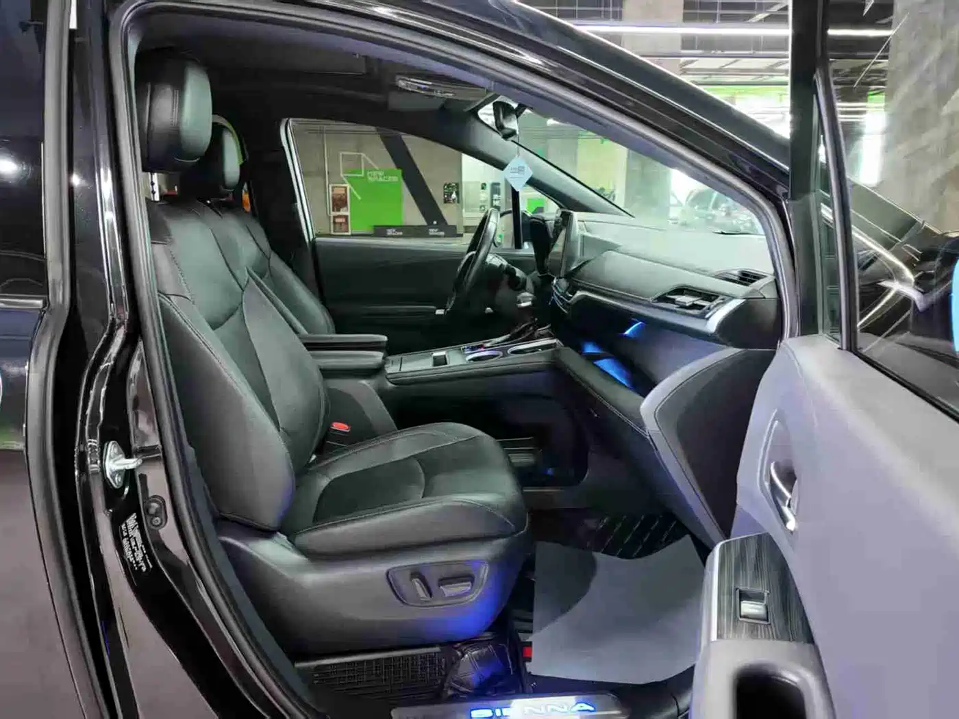 Toyota Sienna 2021 2.5L Hybrid Ultimate Edition фото 11