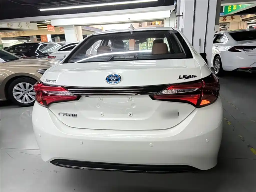 Toyota Levin Twin Engine E+ 2019 1.8PH V E-CVT Luxury Edition фото 6