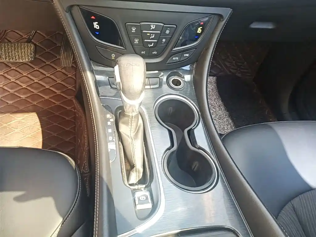 Buick Envision Plus 2017 20T FWD Premium фото 14