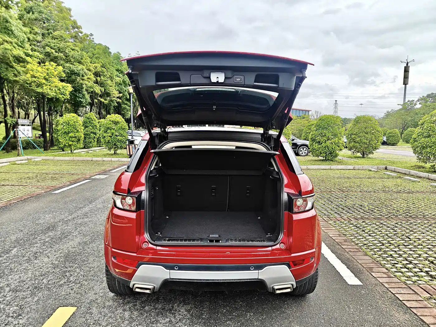 Land Rover Range Rover Evoque 2015 2.0T 5-Door Dynamic Edition фото 9